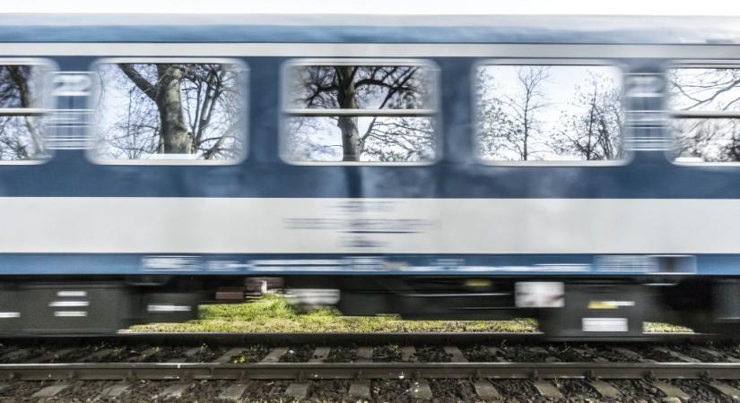 Halálra gázolt egy férfit a vonat Berettyóújfaluban