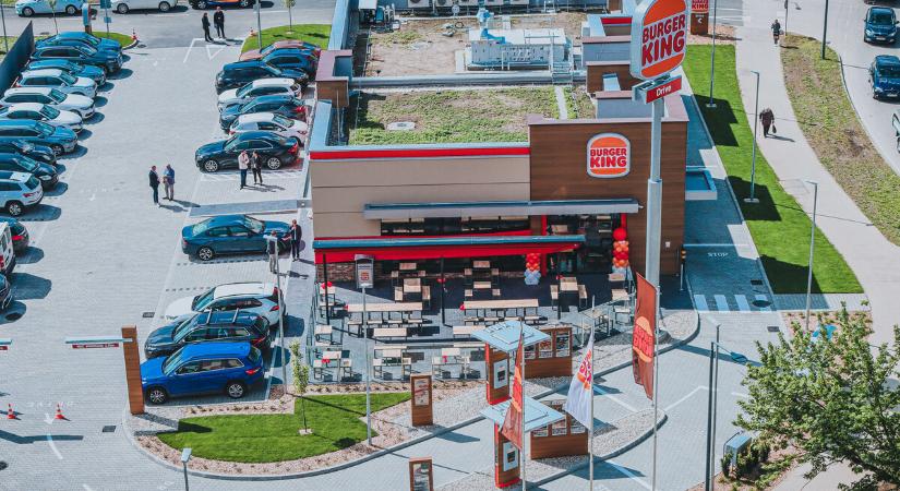 Új gyorsétterem a belvárosban – Megnyitott a Burger King
