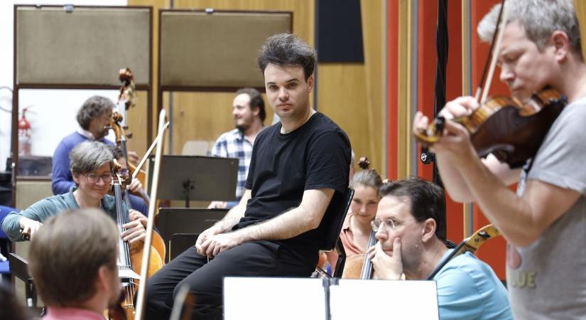 A dunaújvárosi karmester Szlovénia vezető szimfonikus együttesét vezényelte