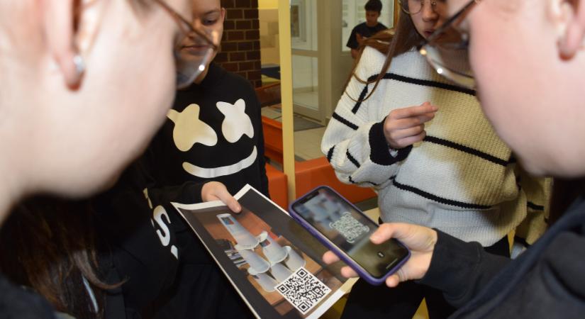 QR-kód olvasó diáknapot rendeztek a Cseresnyés kollégiumban