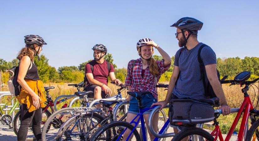 Tekerjük körbe a Földet! – 80 kerékpárosbarát szolgáltató vár kedvezményekkel