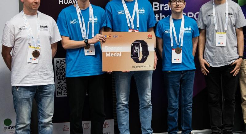 Elsőként jutott a világdöntőbe magyar csapat, harmadikak lettek az ELTE hallgatói az ICPC programozó versenyen