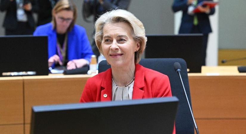 Pálfordulás: Ursula von der Leyen újra felfegyverezné Európát, korábban ugyanezért bírálta Donald Trumpot