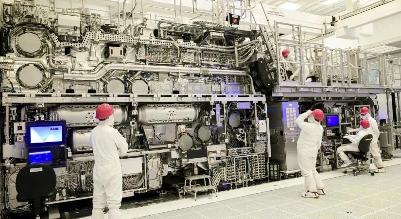 Az Intel a legmodernebb chipgyártó géppel előzheti meg az egész szektort