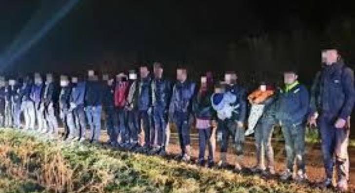 Az EU az embercsempész alvilágot segíti