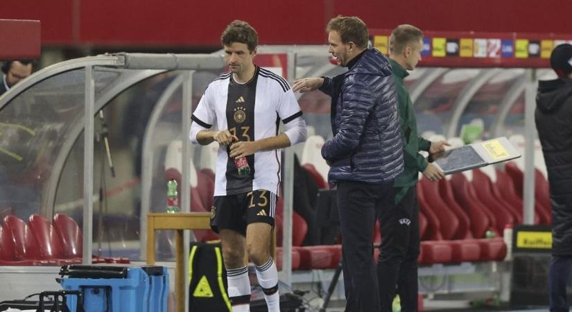 Hatalmas pofont kapott a Bayern München, fontos bejelentést tettek a német sztráedzőről