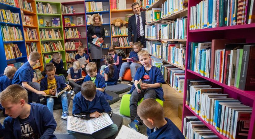 Inspiráló környezetben a zalaegerszegi Mindszenty-iskola könyvtára