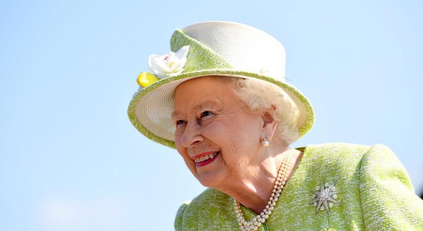 Súlyos szabályt szegett meg az egykori brit miniszterelnök, Erzsébet királynőről van szó