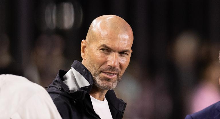 Zinédine Zidane meglepő helyen vállalhat munkát, rekordbajnok kispadjára ülhet le