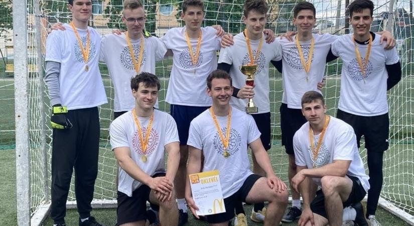 A Dobó Gimnázium nyerte a fiúk Fair Play Cup döntőjét