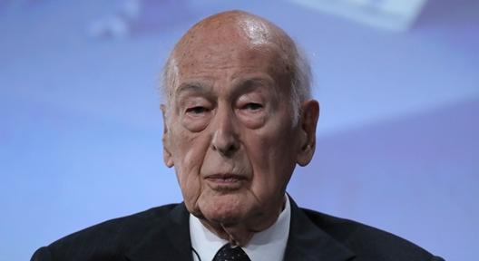Belehalt a koronavírus szövődményeibe Valéry Giscard d'Estaing egykori francia elnök