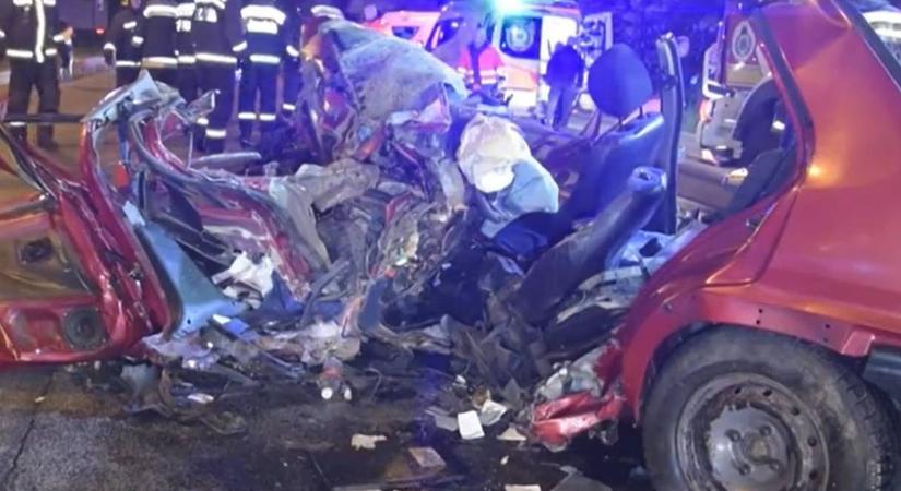 Mintha rakéta csapódott volna be – semmi sem maradt az autóból a budapesti baleset után
