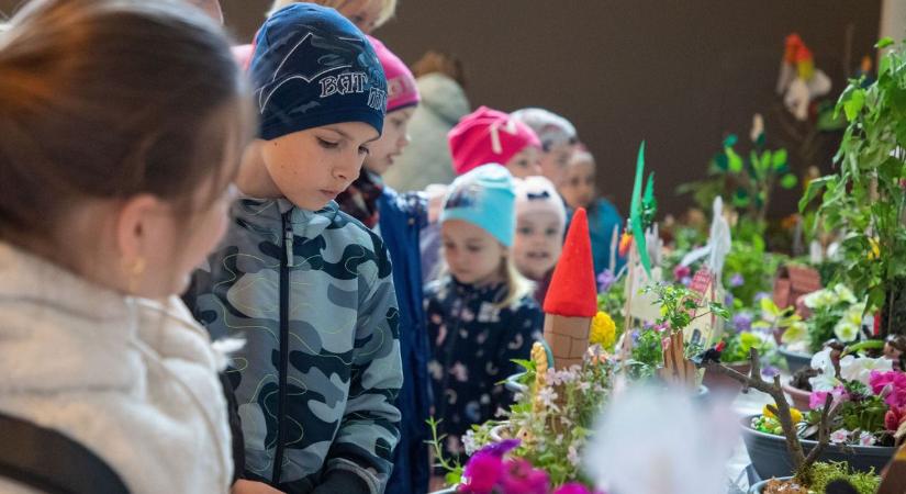 Gyerekekkel és kiskertekkel telt meg a Vértes Agorája fotók