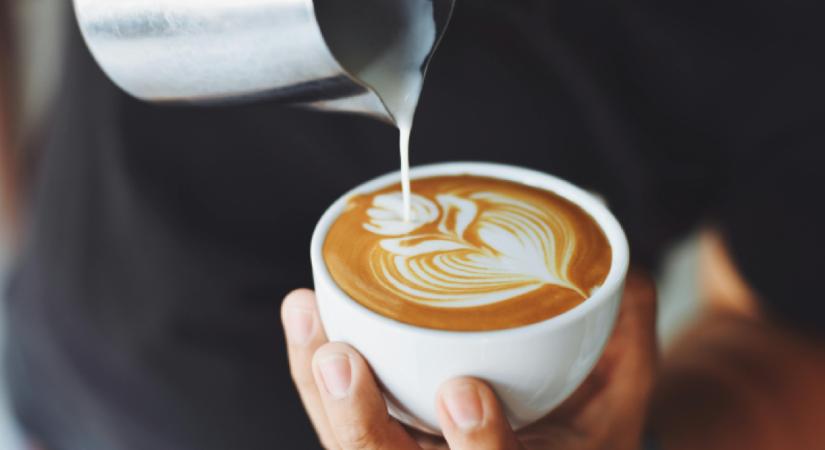 Jó hír a kávézóknak: Eddig nem ismert egészségügyi előnyökre derült fény!