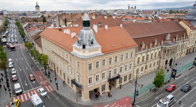 Kolozsvár főterén avatták fel a Sapientia Tudományegyetem felújított épületét