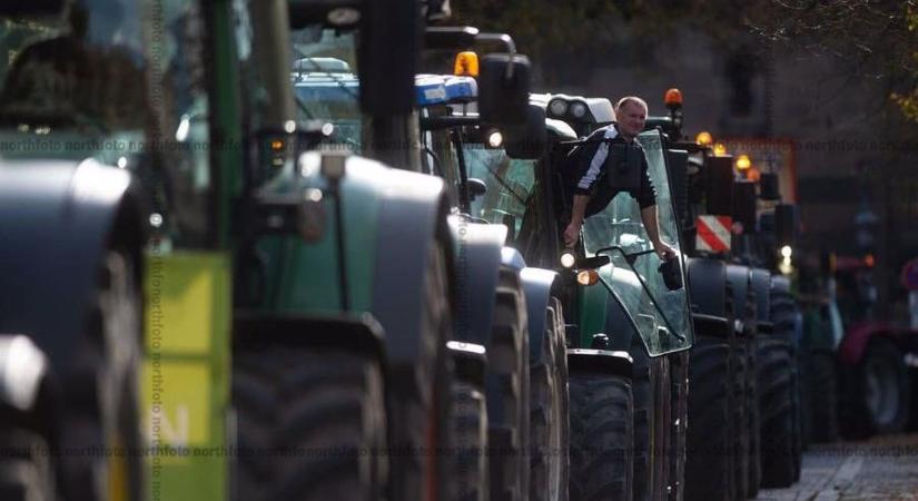 A tavaszi munkák idején nőtt a közutakon a traktorok száma