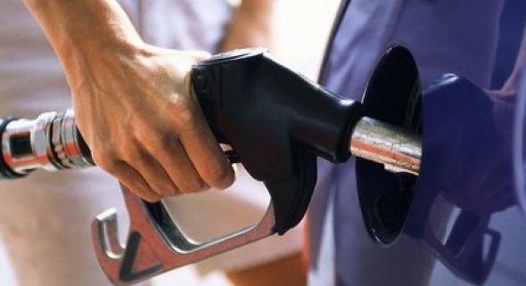 A benzin 3,2, a dízel 5 százalékkal drágább Magyarországon a régiós átlagnál