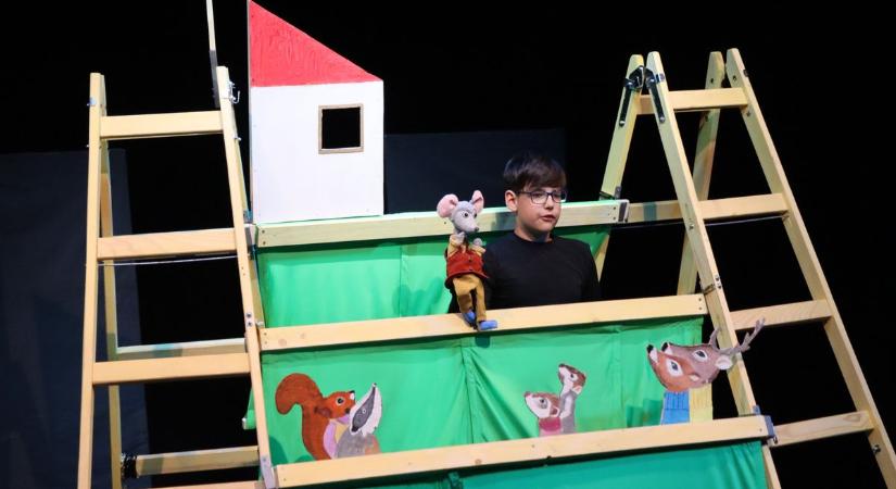 Lázár Ervin csalafinta egere a Tücsök Bábcsoportból is legjobbat hozza elő - bemutató a Soltis-színházban
