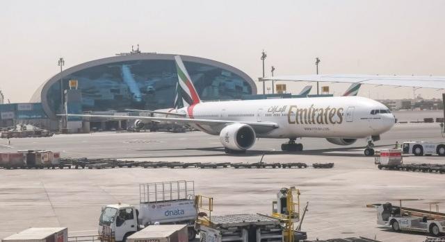 Nyílt levélben kér bocsánatot az utasoktól az Emirates elnöke