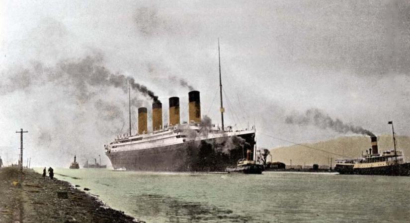 Milliókból építették fel a Titanic mását, most egy vidámparkban rozsdásodik
