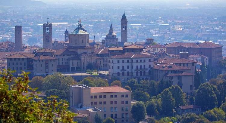 Bergamo varázsa: utazási kalauz, látnivalók, ízek és hangulatok