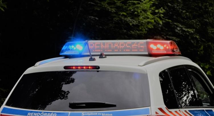 Kismotoron közlekedő, elveszett gyermeket találtak a rendőrök Szombathelyen