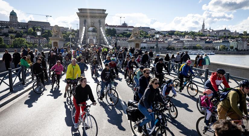 A bringas Budapestert tekert ma 15.000 kerékpáros