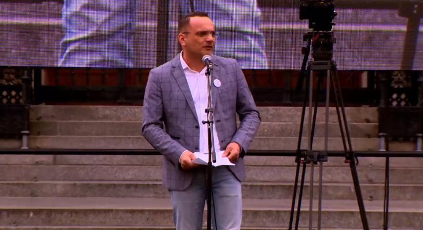 A szigetszentmiklósi polgármester szerint a DK és a Fidesz módszerei között alig van különbség
