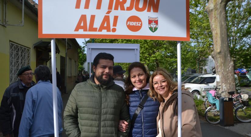 A Fidesz Makón is elkezdte az aláírásgyűjtést