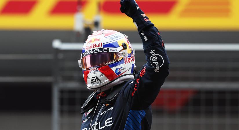 Kínában sem talált legyőzőre Verstappen, de Norris behúzta a második helyet