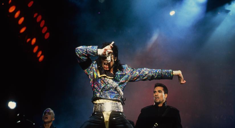Michael Jackson összetévesztette Bukarestet Budapesttel, a mai napig emlékeznek rá a román rajongók, sokan vérig sértődtek