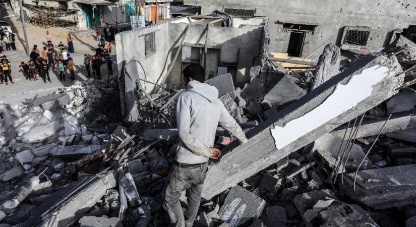 Többségében gyerekek haltak meg az éjszakai izraeli támadásokban Rafahban