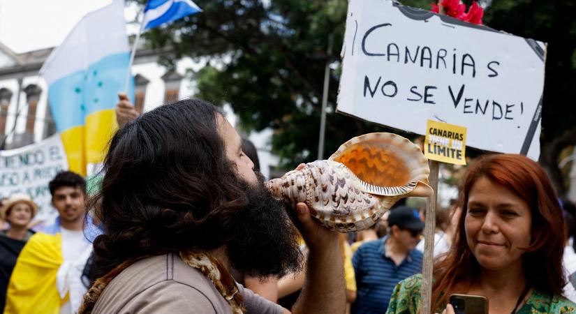 A tömegturizmus ellen tüntettek a helyiek a Kanári-szigeteken
