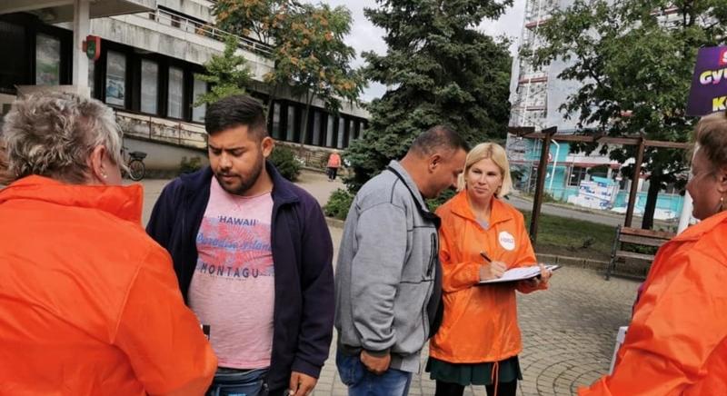 Határon túli fiatalok a Fidesz-kampányban; utolsó tangó Strasbourgban; Rogán Antal táskája