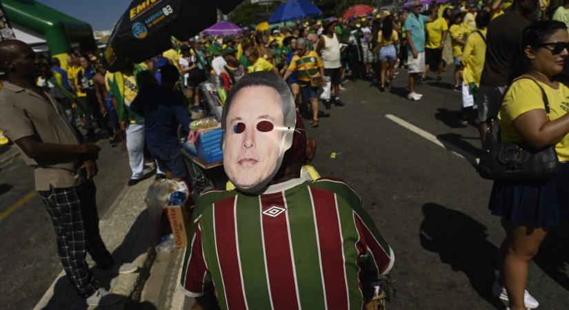 Utcára vonultak Bolsonaro hívei Rióban, hogy Elon Muskot éltessék