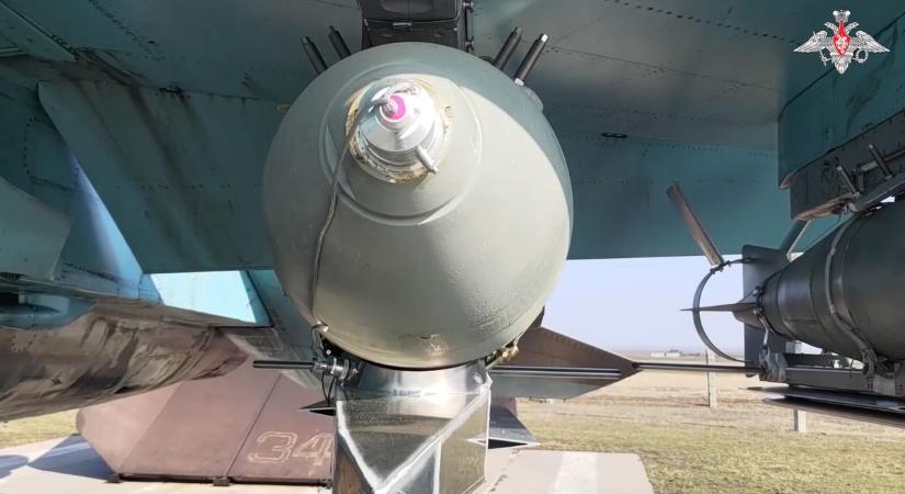 Figyelmeztetés nélkül gyilkolt az orosz pilóta
