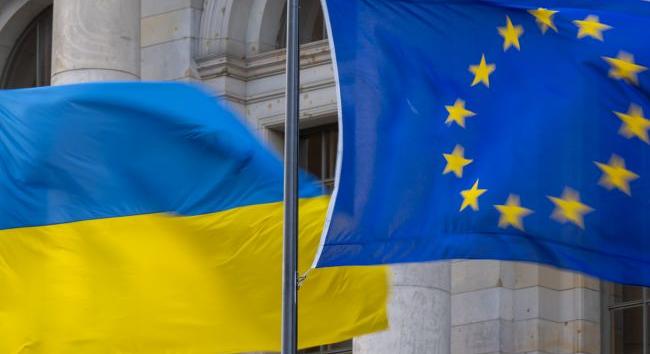 Az EU veszi át a stafétabotot Ukrajna támogatásában az USA után – Bloomberg