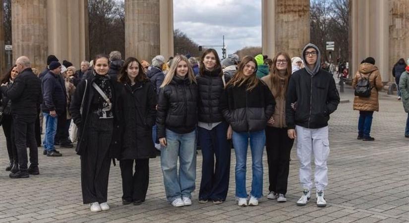 Holokauszt-túlélővel is beszélgettek Németországban a bajai diákok