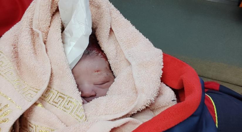 Három szülést fogadtak egy reggel alatt a kárpátaljai mentősök