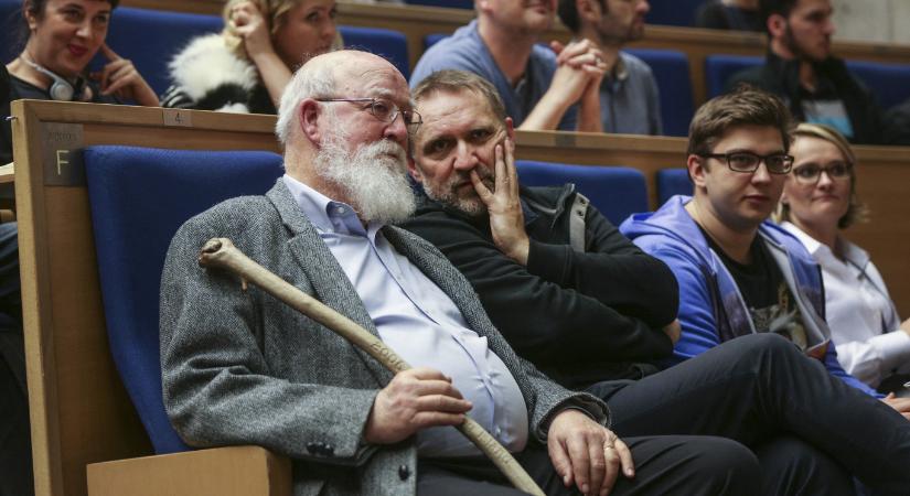 Elhunyt Daniel Dennett, az új ateizmus négy lovasának egyike