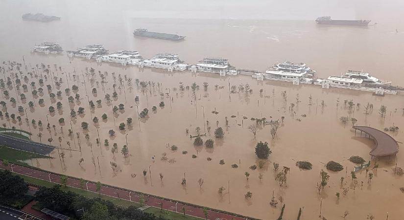 110 ezer embert evakuáltak áradások miatt Kína egyik tartományában