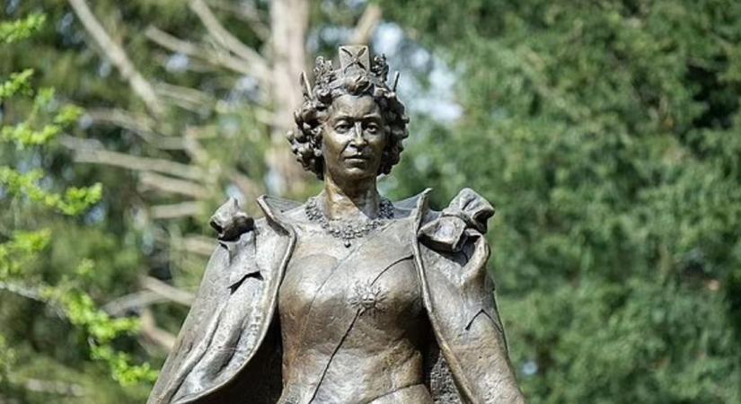 Leleplezték II. Erzsébet királynő első szobrát