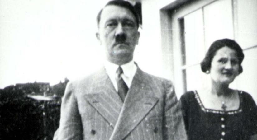 Így néz ki most Adolf Hitler szülőháza: karlendítéssel és rózsákkal ünnepelték születésnapján a diktátort