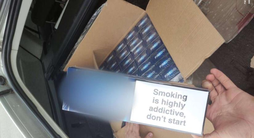 Jelentős mennyiségű dohányárut találtak egy Skodában