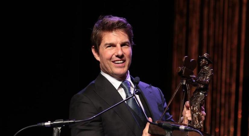 Tom Cruise meglepő dolgot tett Victoria Beckham 50. születésnapi buliján