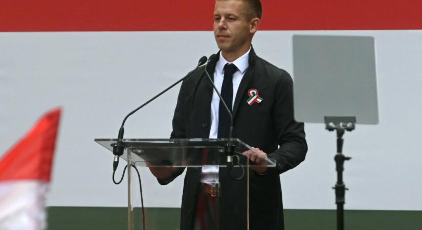 Felmérés: ennyi szimpatizánst csábított át magához a Fidesztől és az ellenzéki pártoktól Magyar Péter
