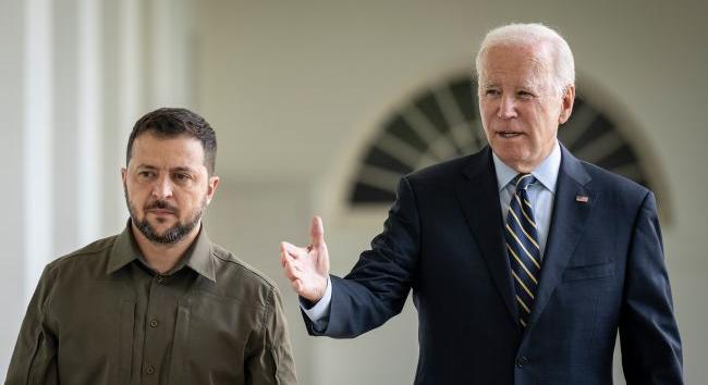 Zelenszkij hétfőn telefonon beszélt Joe Biden amerikai elnökkel