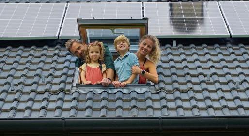 Döntöttek Brüsszelben: kötelezővé teszik a napelemeket az épületekre