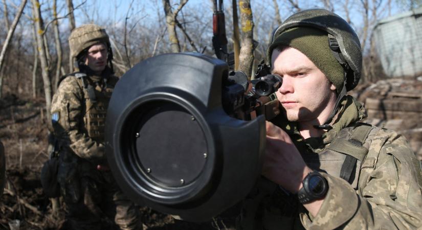 Az eddigi legnagyobb katonai segélycsomagot adja Ukrajnának Nagy-Britannia