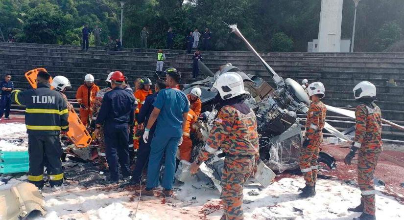 Két katonai helikopter ütközött gyakorlatozás közben Malajziában, tízen meghaltak